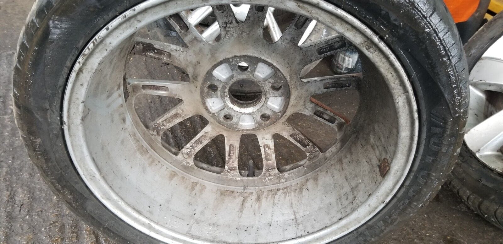 VW Golf MK6 17 inch Alloy Wheel and Tyre 225/45R17 1K0601025AN - Image 6