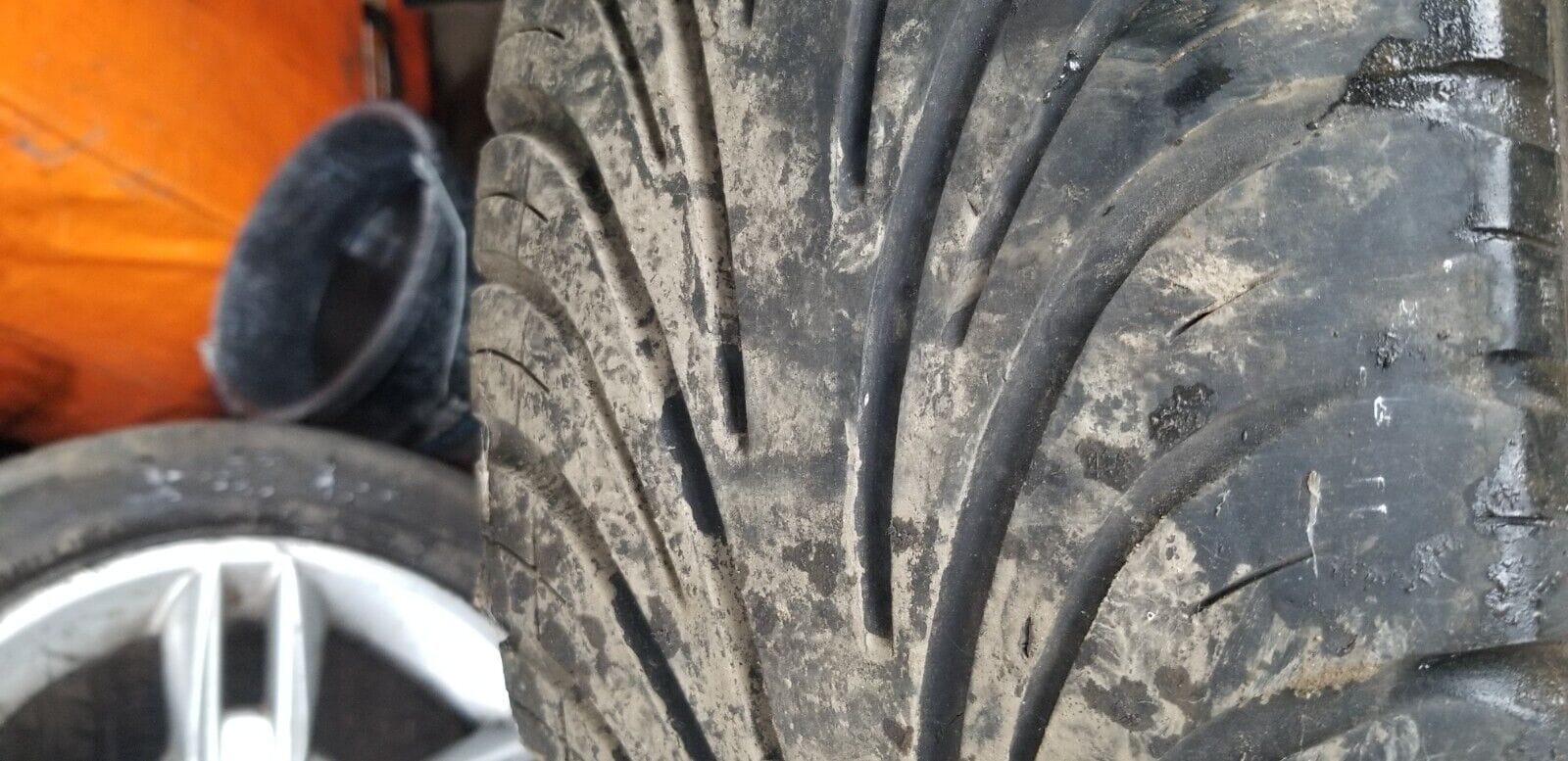 VW Golf MK6 17 inch Alloy Wheel and Tyre 225/45R17 1K0601025AN - Image 8