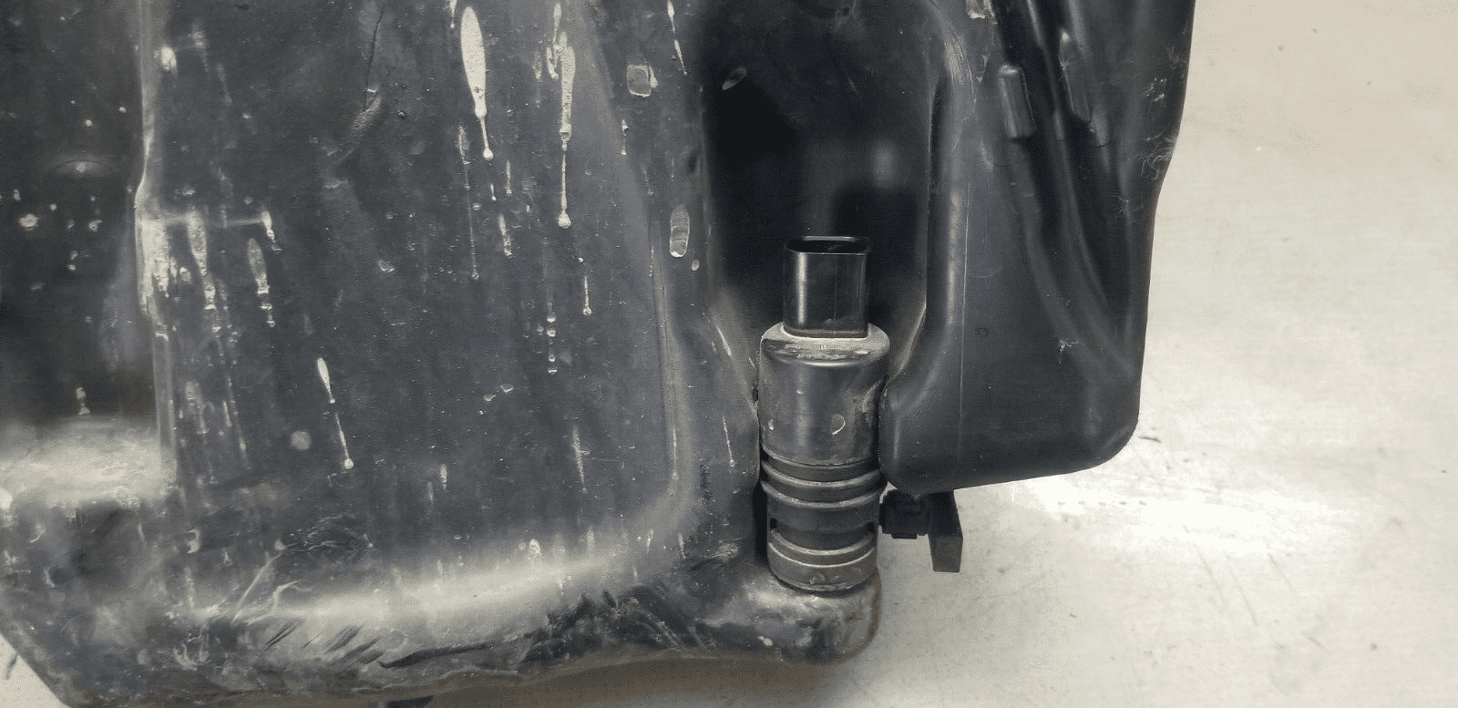 Windscreen Washer Bottle Mercedes W204 W212 Fluid Tank Reservoir A2048601860 - Image 6