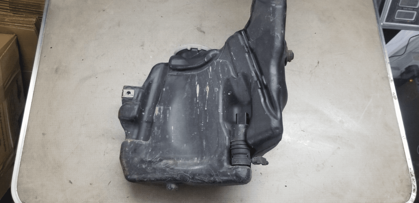 Windscreen Washer Bottle Mercedes W204 W212 Fluid Tank Reservoir A2048601860 - Image 7