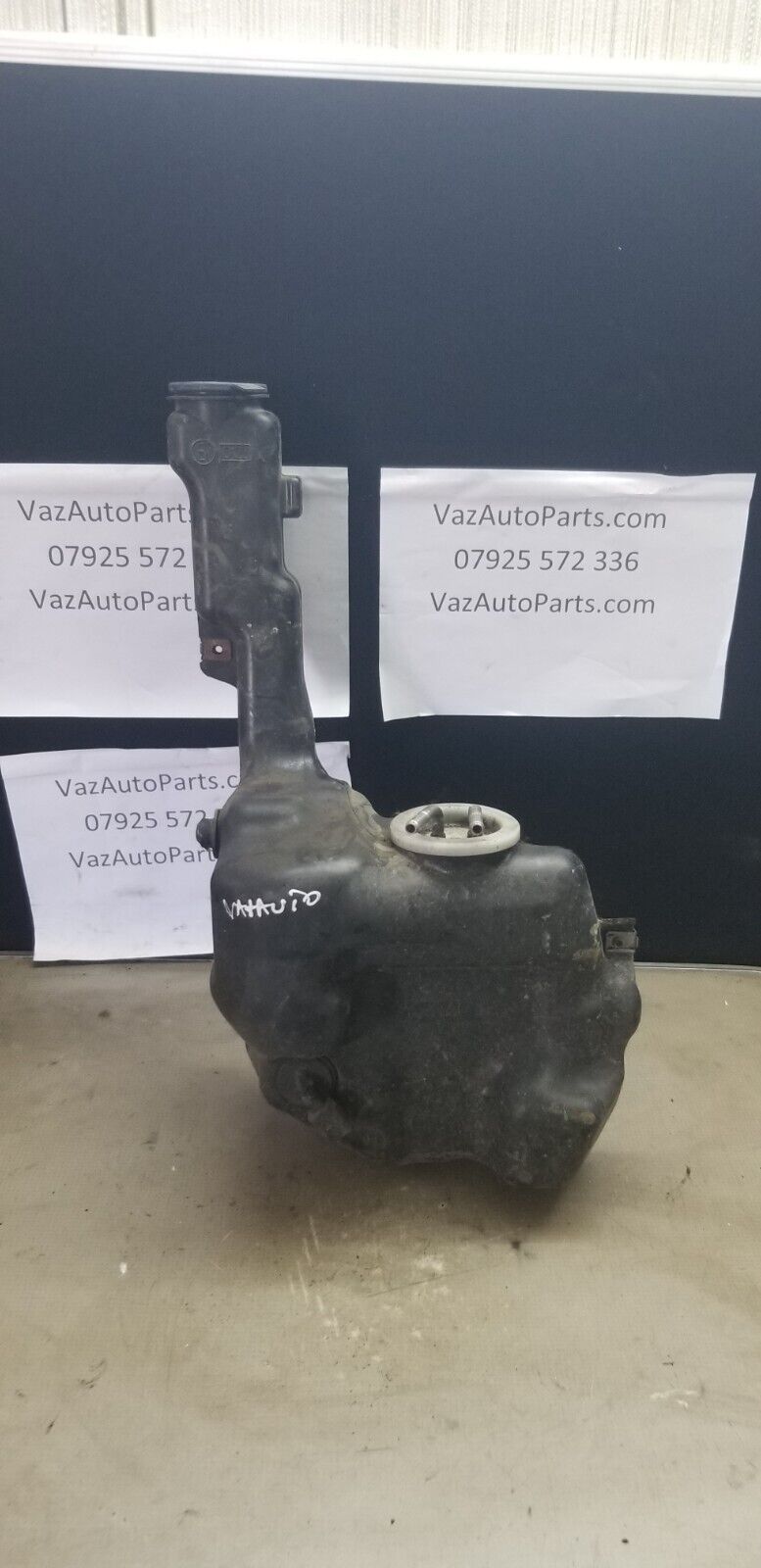 Windscreen Washer Bottle Mercedes W204 W212 Fluid Tank Reservoir A2048601860