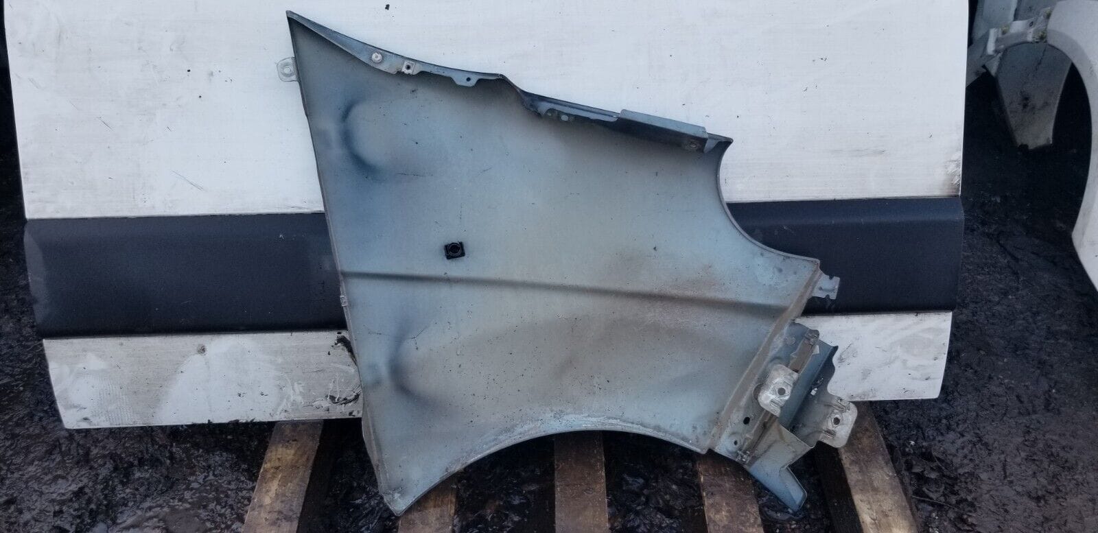 2001-2014 MK2 RENAULT TRAFIC FRONT WING LH PASSENGER SIDE BLACK - Image 4