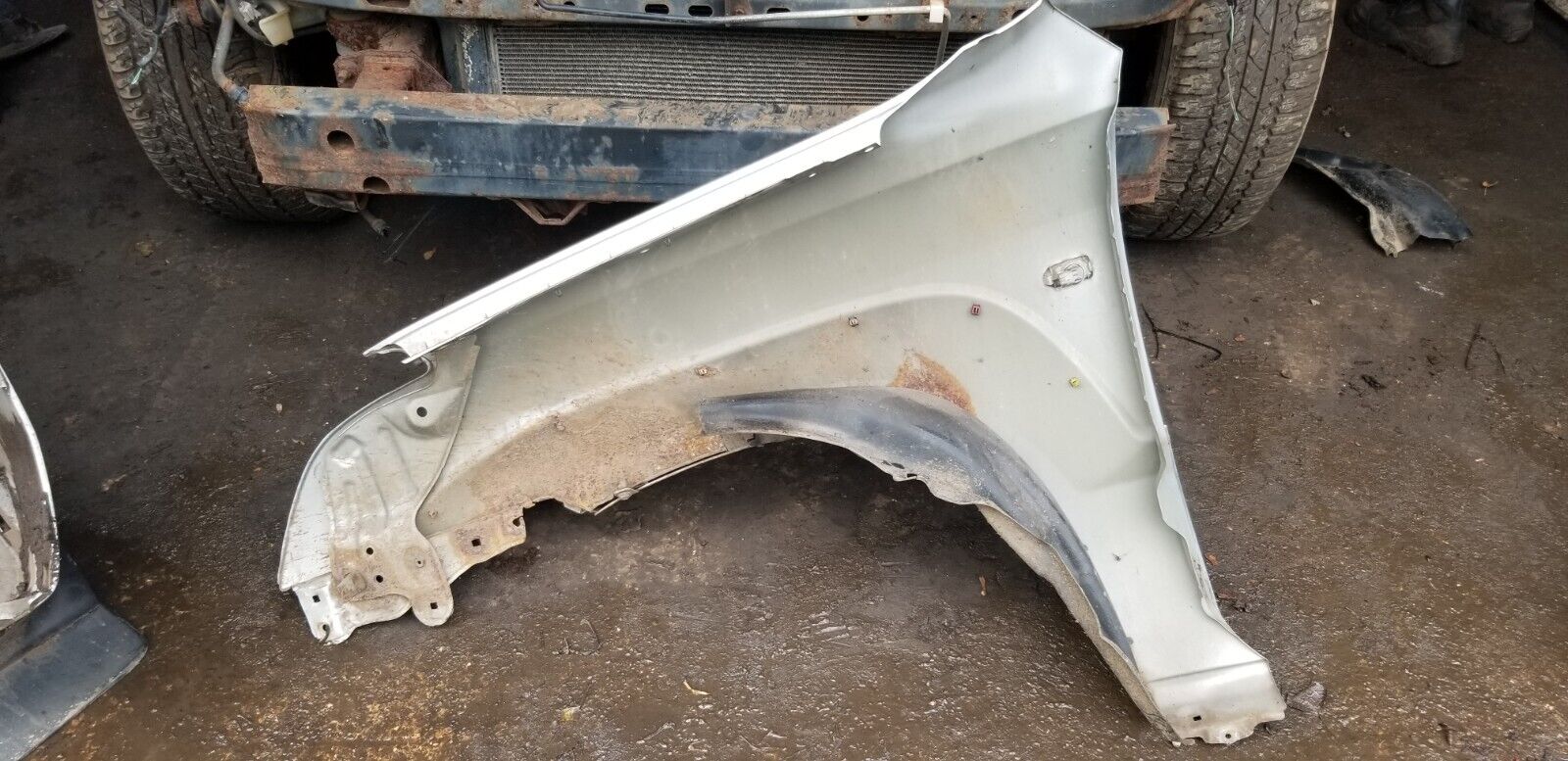 2005 Toyota Land Cruiser Right Side Front Fender Panel D-40 O/S Silver |O - Image 3