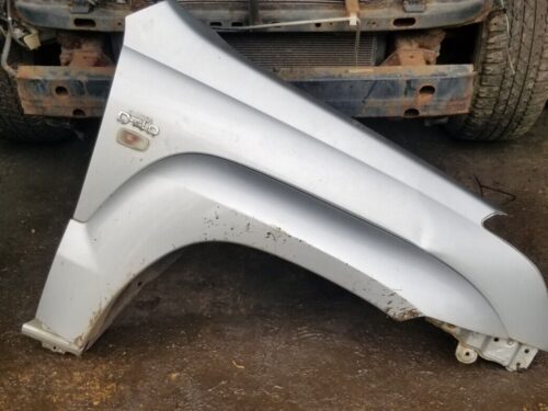 2005 Toyota Land Cruiser Right Side Front Fender Panel D-40 O/S Silver |O