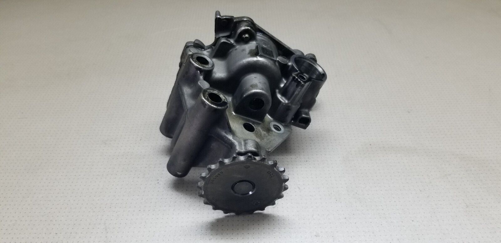 2012 Renault Trafic 8200345633 Oil Pump - Image 4