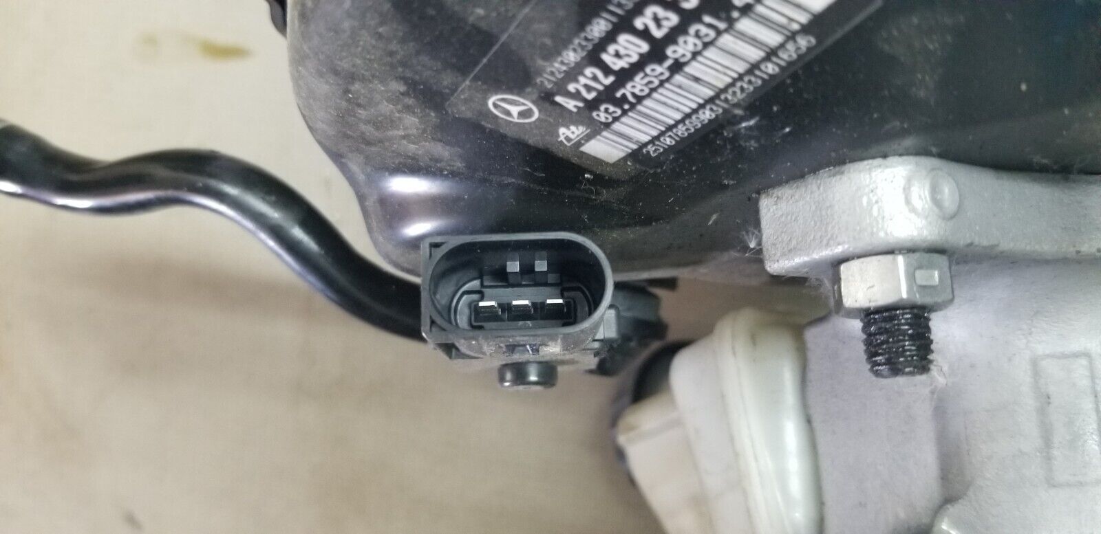 2014 Mercedes E Class W212 E300 Hybrid Brake Servo A2124302330 - Image 5