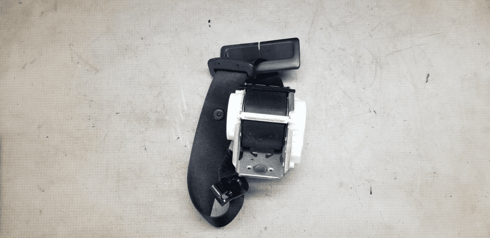 2015 Mercedes E Class Rear Centre Seat Belt A2128601485 Good Condition - Image 5