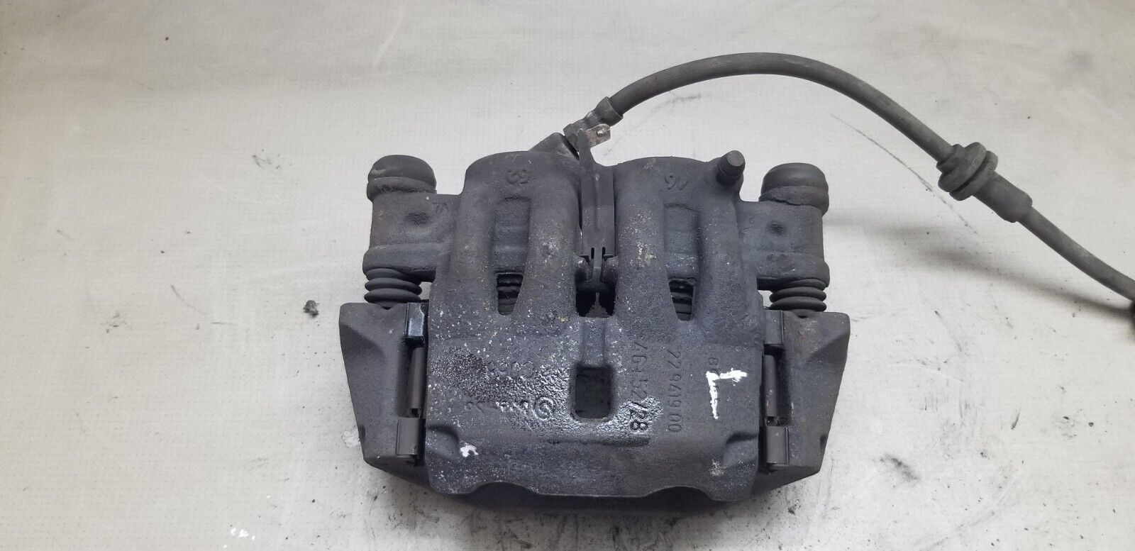 2018 Peugeot Boxer 335 L3H2 Mk3 Front Left Side Brake Caliper - Image 8