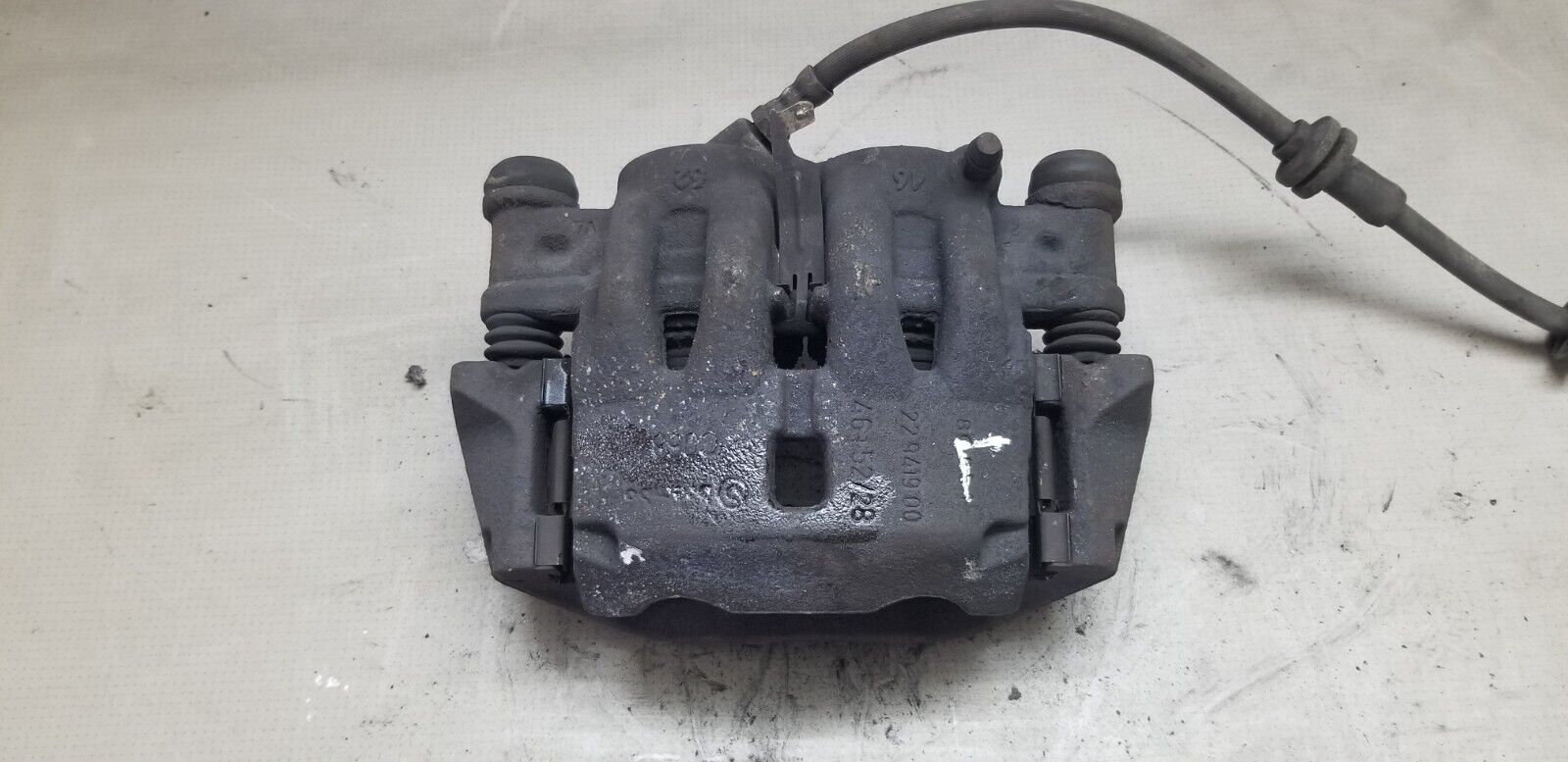 2018 Peugeot Boxer 335 L3H2 Mk3 Front Left Side Brake Caliper - Image 9