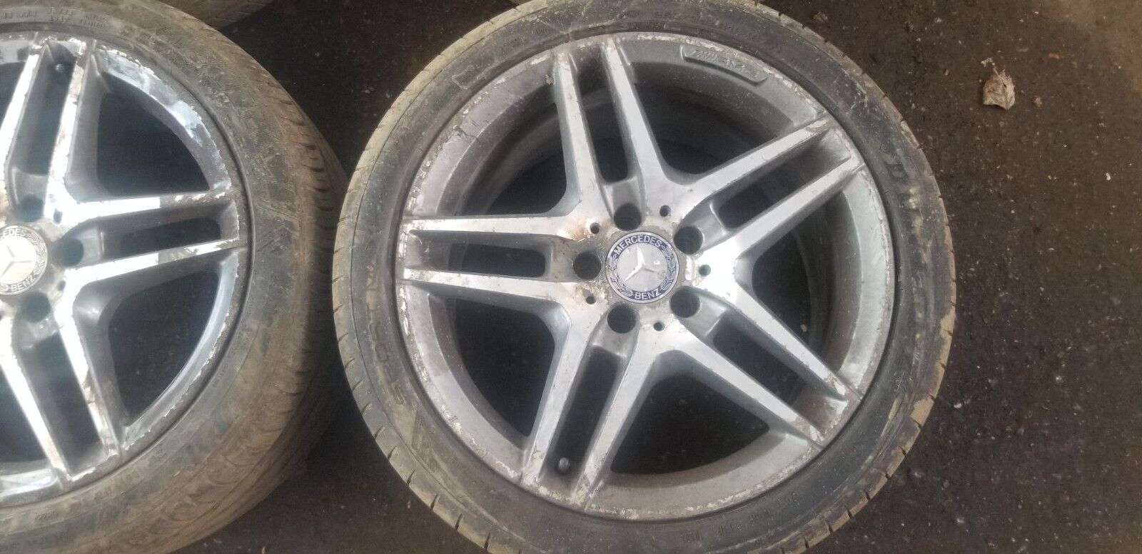 Front view of Mercedes E-Class W212 18-inch AMG alloy wheel A2124010300