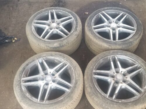 Complete set of 4 Mercedes E-Class W212 18-inch AMG alloy wheels and tyres