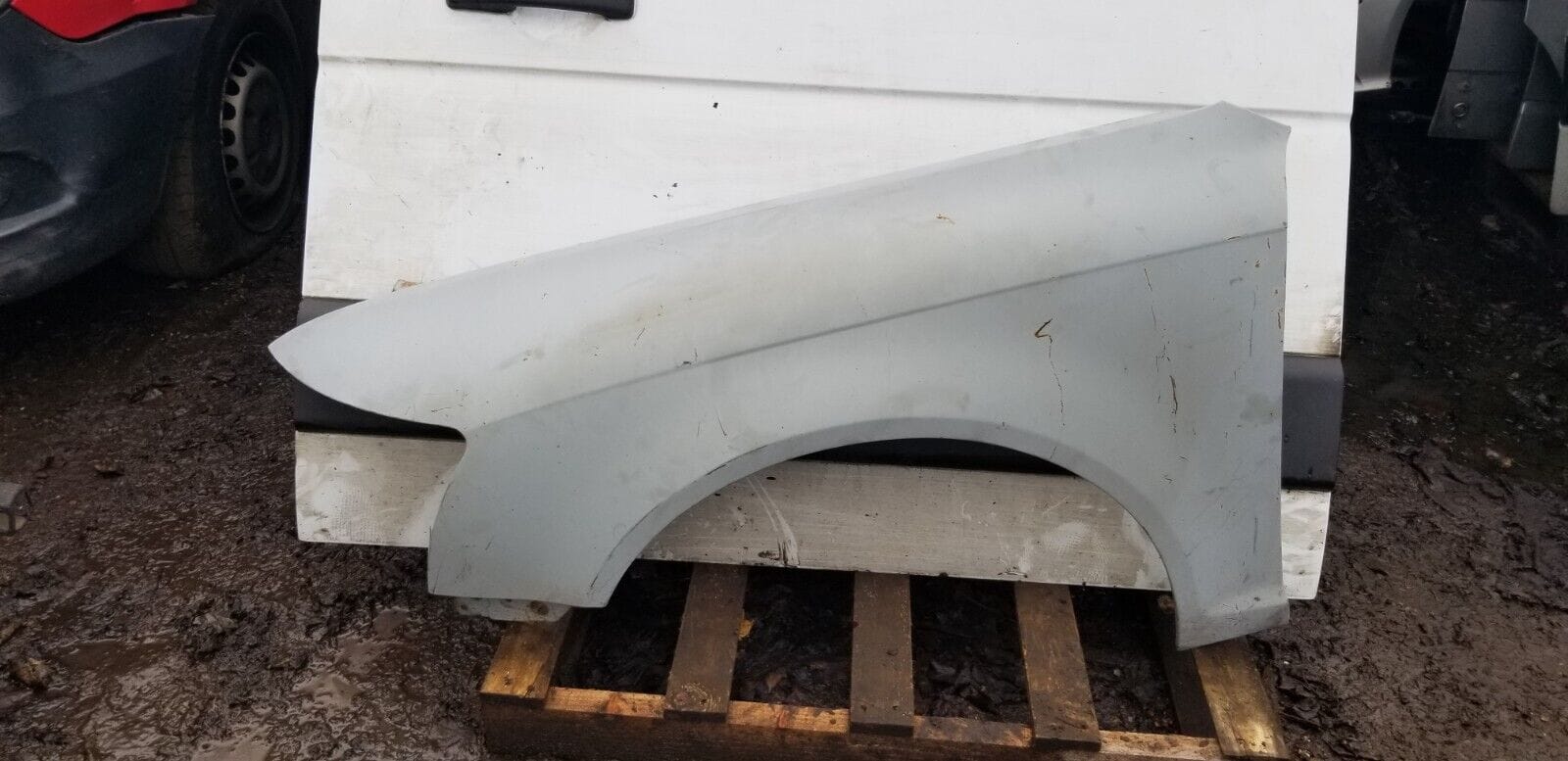 AUDI A6 FRONT WING PASSENGER SIDE 2010