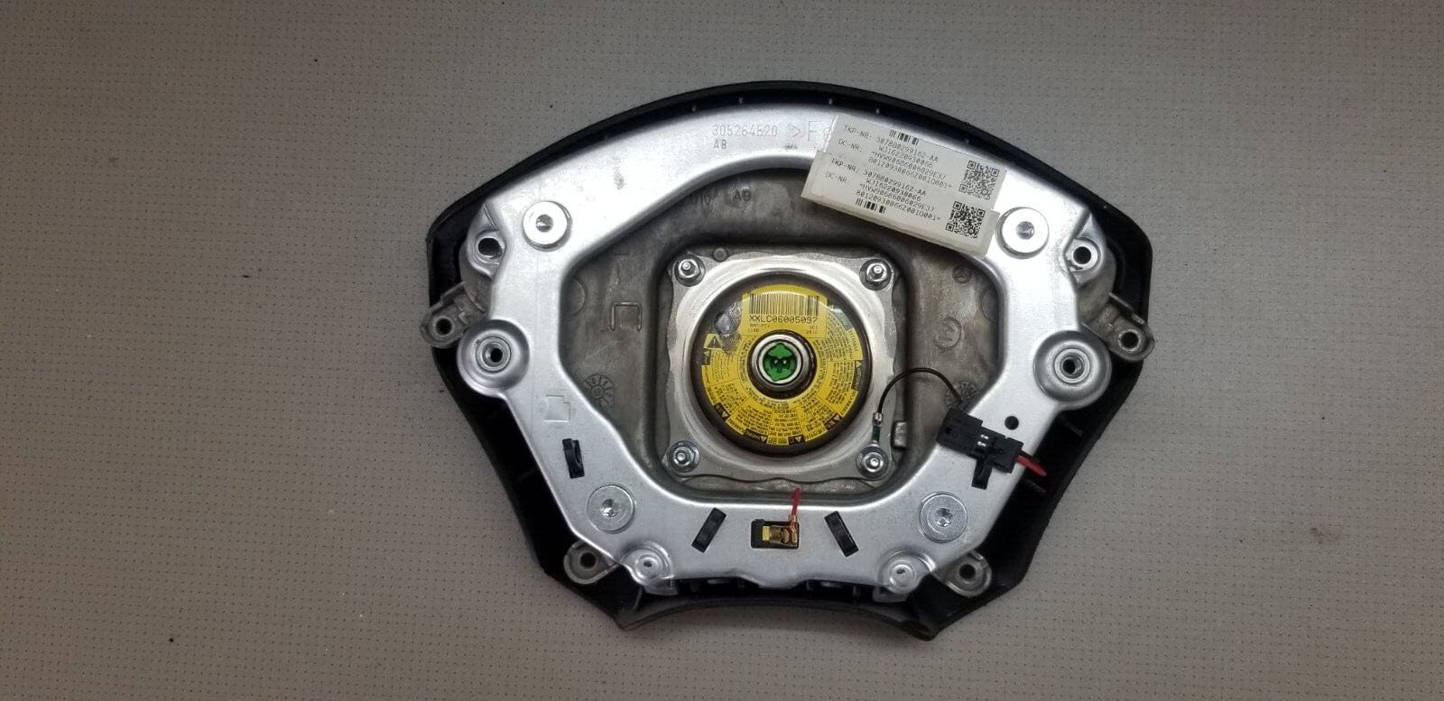 Side View of Genuine VW Crafter Steering Wheel Airbag