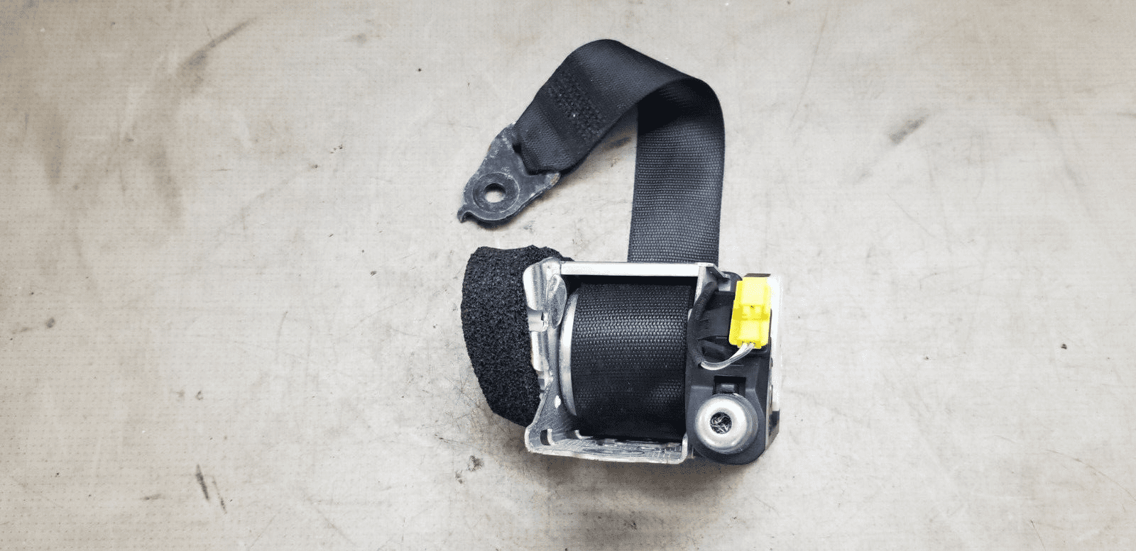 MERCEDES BENZ C CLASS SEAT BELT REAR LEFT PASSENGER SIDE NEARSIDE W204 2011 - Image 4