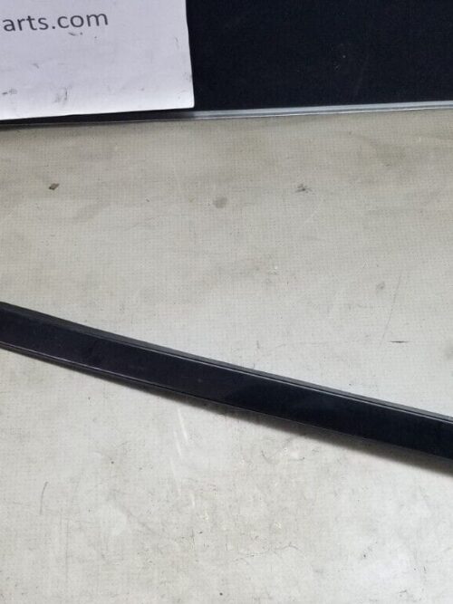 MERCEDES BENZ E CLASS FACELIFT 2011-2014 LEFT N/S WINDSCREEN TRIM A2076901362