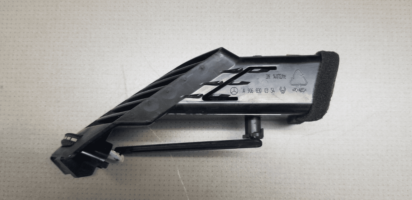 MERCEDES BENZ SPRINTER /906/ 2010 DASHBOARD AIR VENT RIGHT SIDE A9068300354 - Image 3