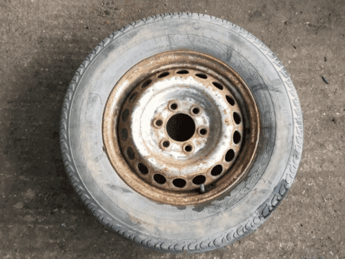 Used Mercedes Sprinter W906 16-inch steel wheel with Continental 235/65R16 tyre – front view