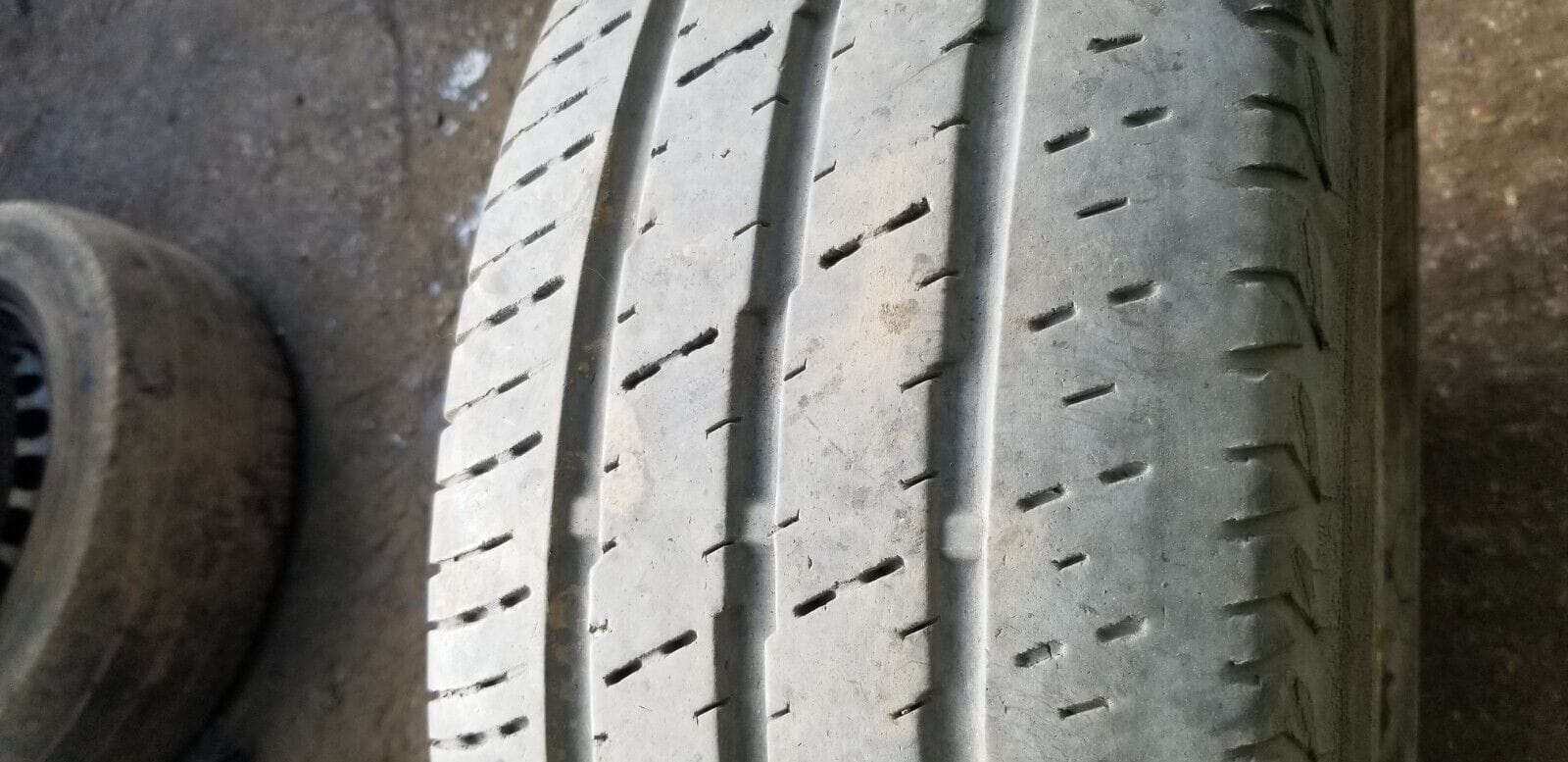 Close-up of Continental 235/65R16 tyre tread on Mercedes Sprinter W906 wheel