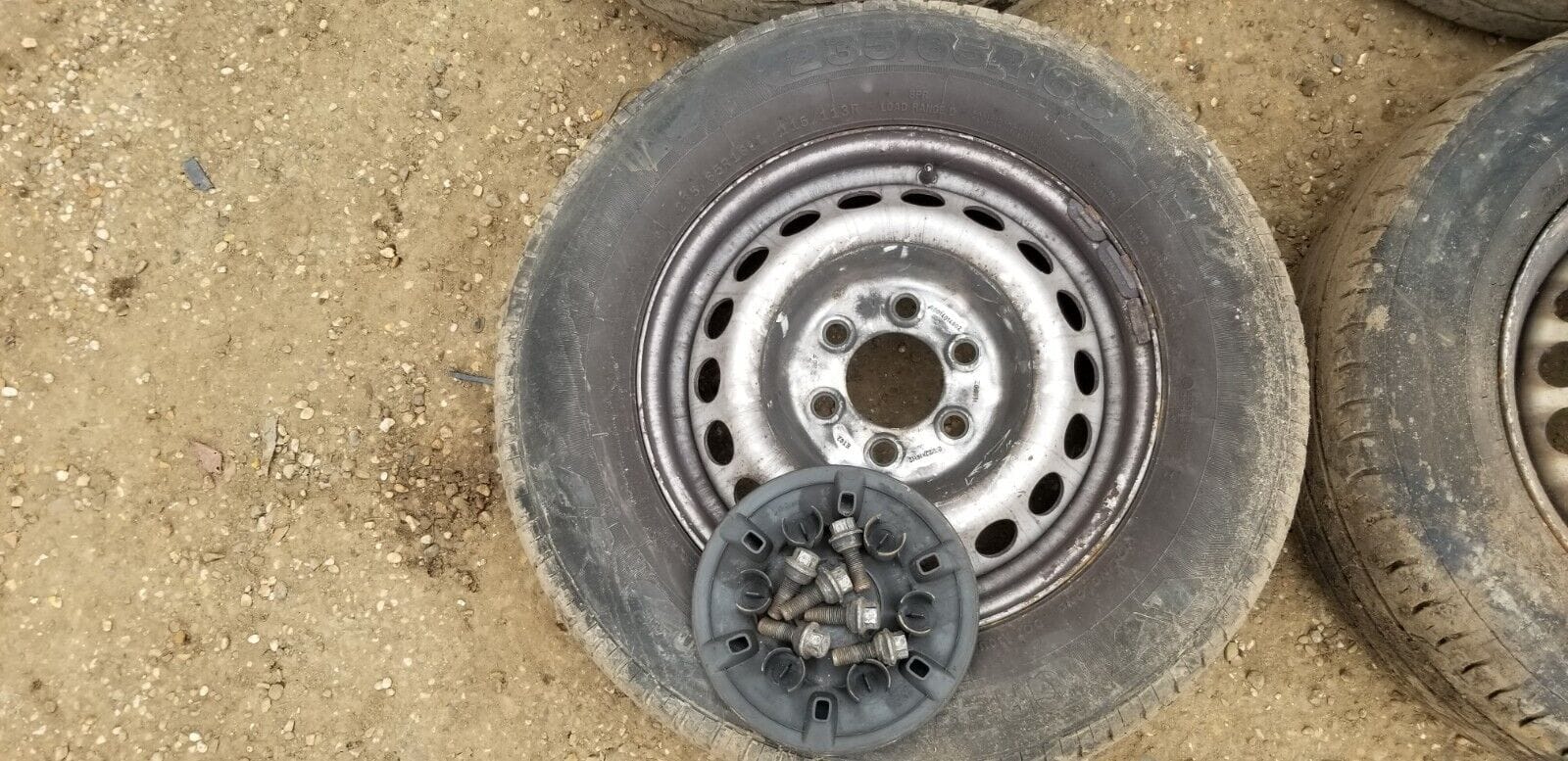 Mercedes-Benz Sprinter 313 Cdi Steel Wheels and Tyres A0014014802/ Price per Wheel - Image 6