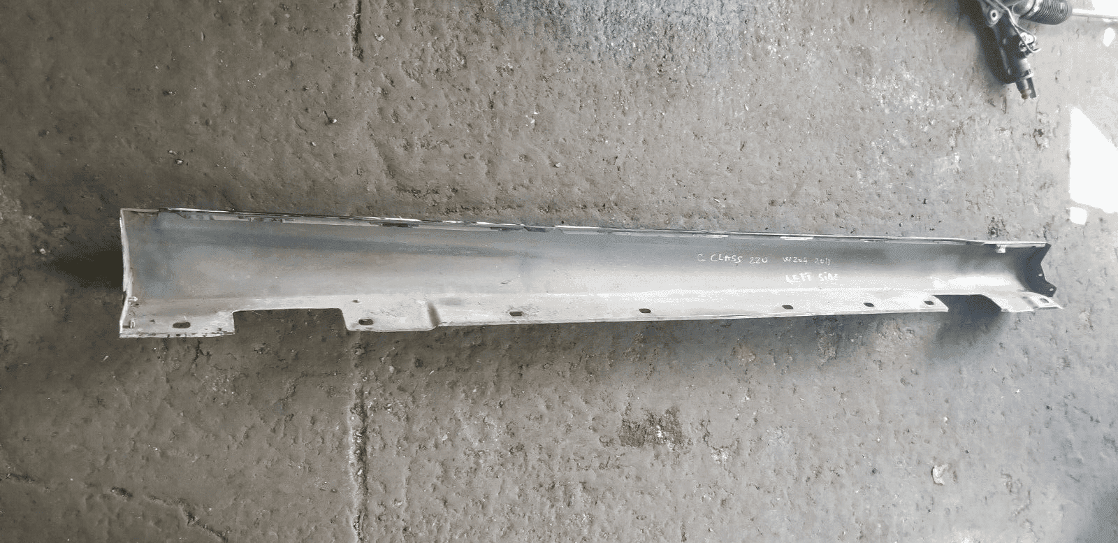 MERCEDES C CLASS SILL SIDE SKIRT LEFT 197 BLACK A2046981354 W204 2009 - 2015 - Image 3