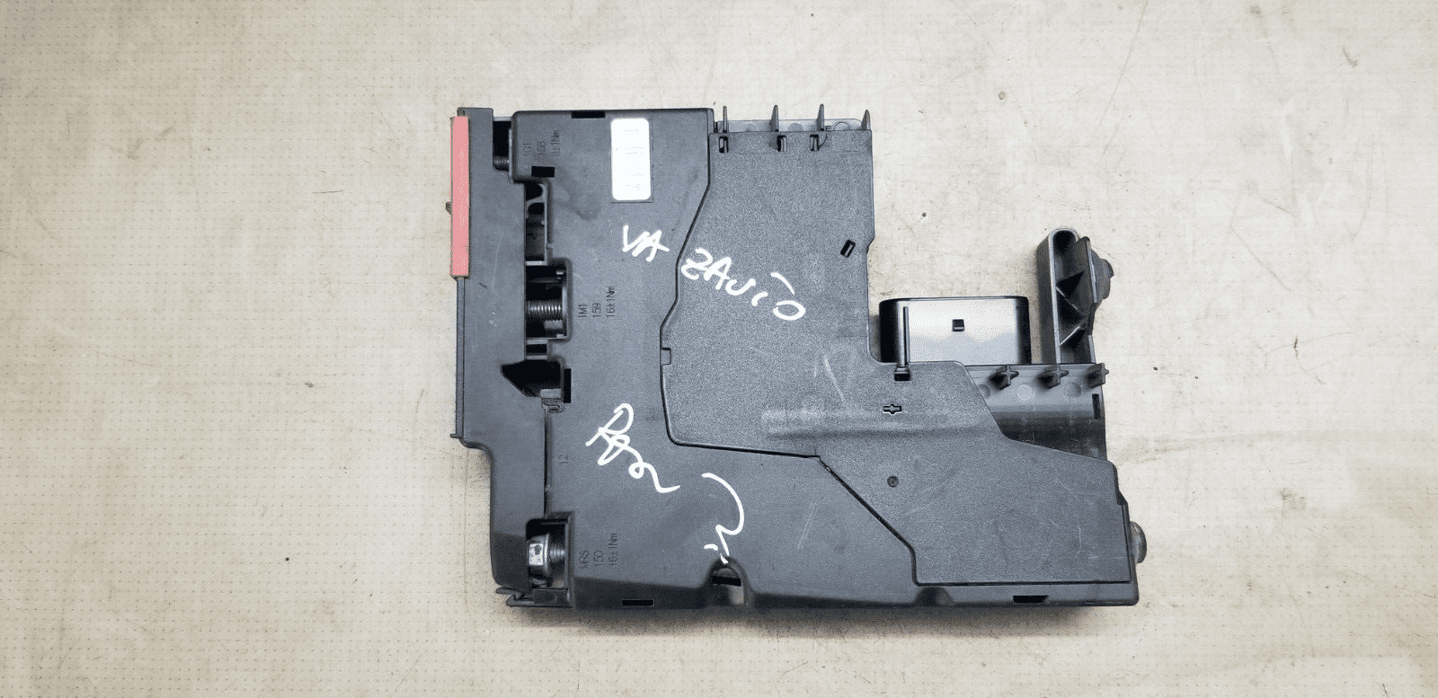 MERCEDES E CLASS POSITIVE BATTERY TERMINAL FUSE BOX BOARD W212 2015