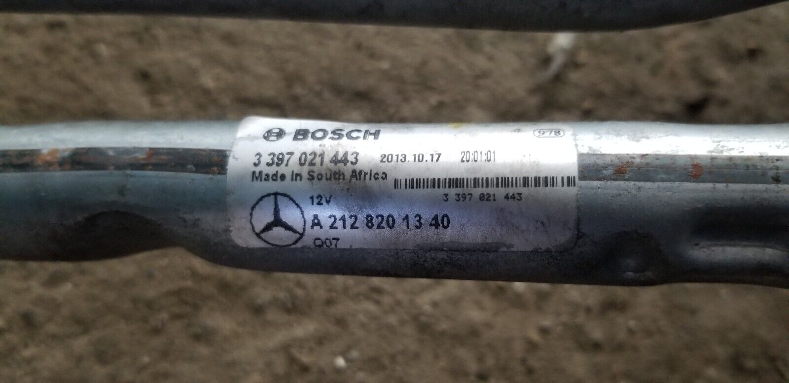 Mercedes E Class Wiper Assembly Motor And Linkage A2128201340 09-16 |O - Image 4