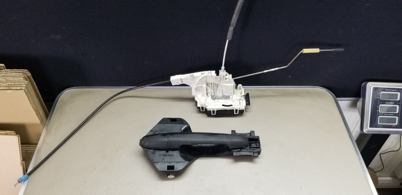 MERCEDES SPRINTER DOOR LOCK ASSEMBLY FRONT LEFT A9067201435 W906 2006 - 2019