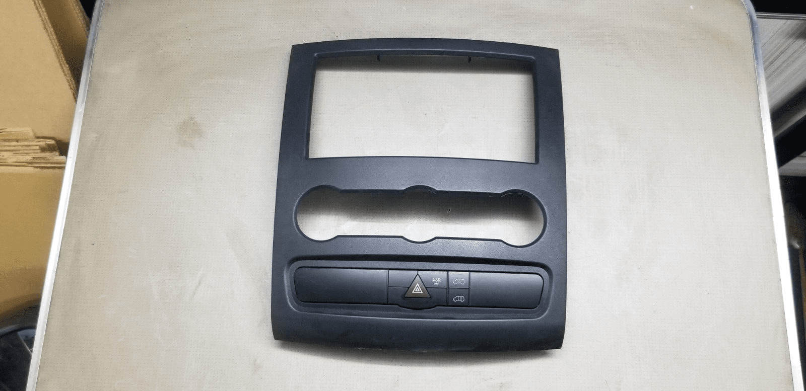 MERCEDES SPRINTER Hazard Light Switch Panel 2014 Diesel A9068701010