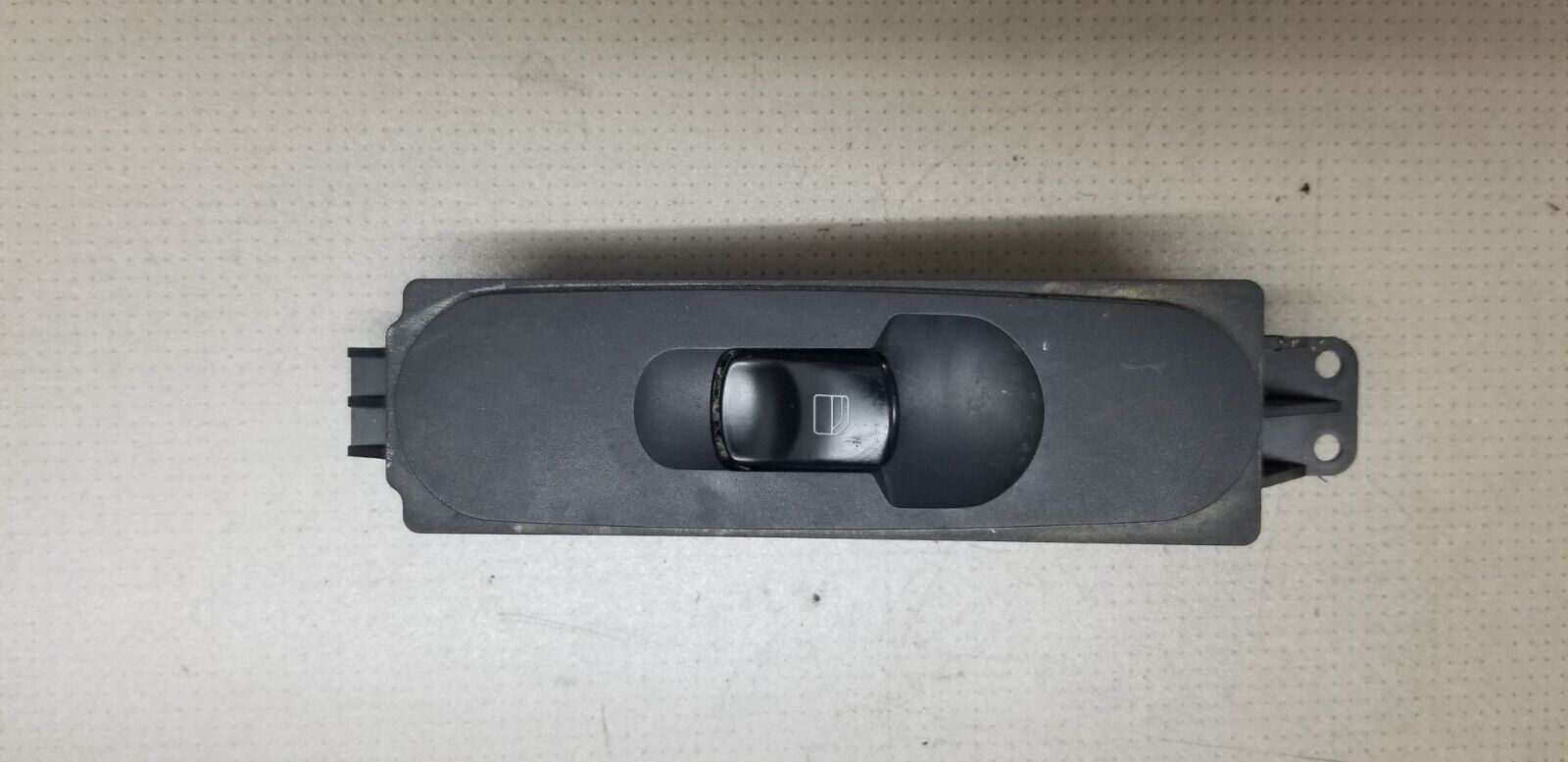 MERCEDES SPRINTER MK2 09-23 ELE WINDOW SWITCH (FRONT PASSENGER SIDE) A9065451913