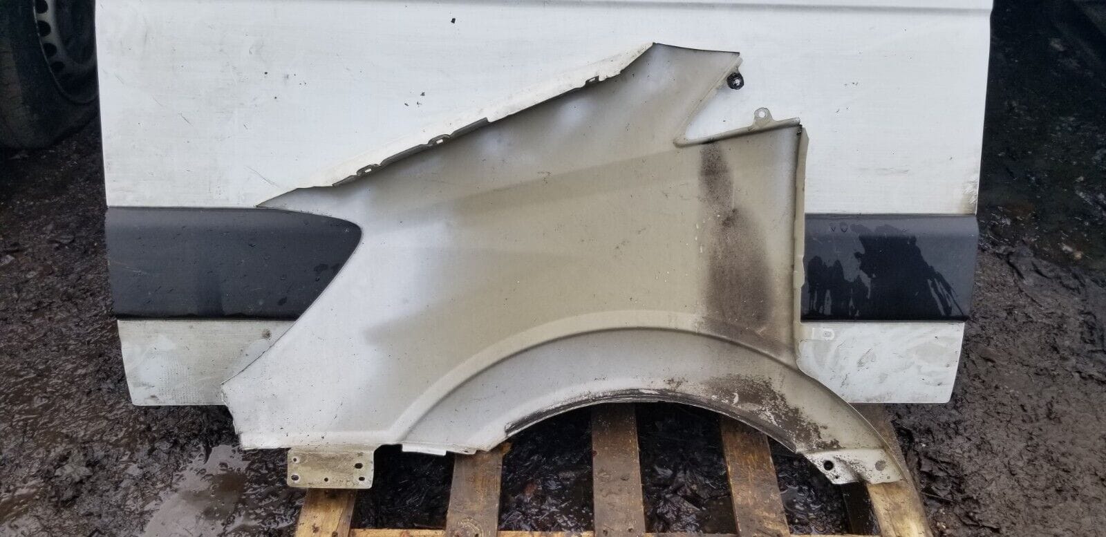 MERCEDES SPRINTER W906 2.1 FRONT DRIVER SIDE WHITE WING/FENDER 2012 - Image 3
