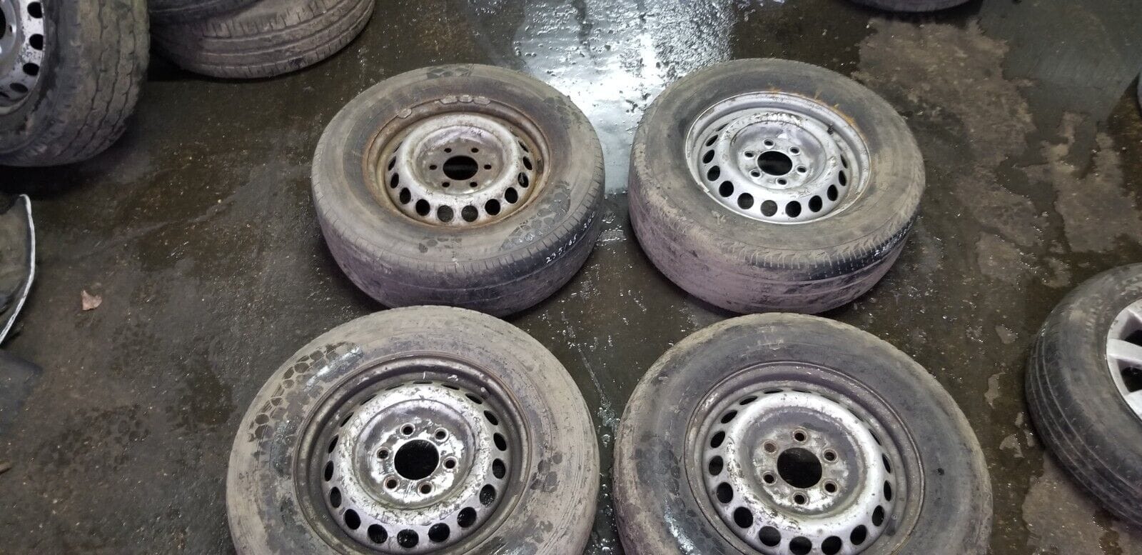 MERCEDES SPRINTER W906 / VW CRAFTER SET OF 4 STEEL WHEEL WITH TYRE 235/65R16C