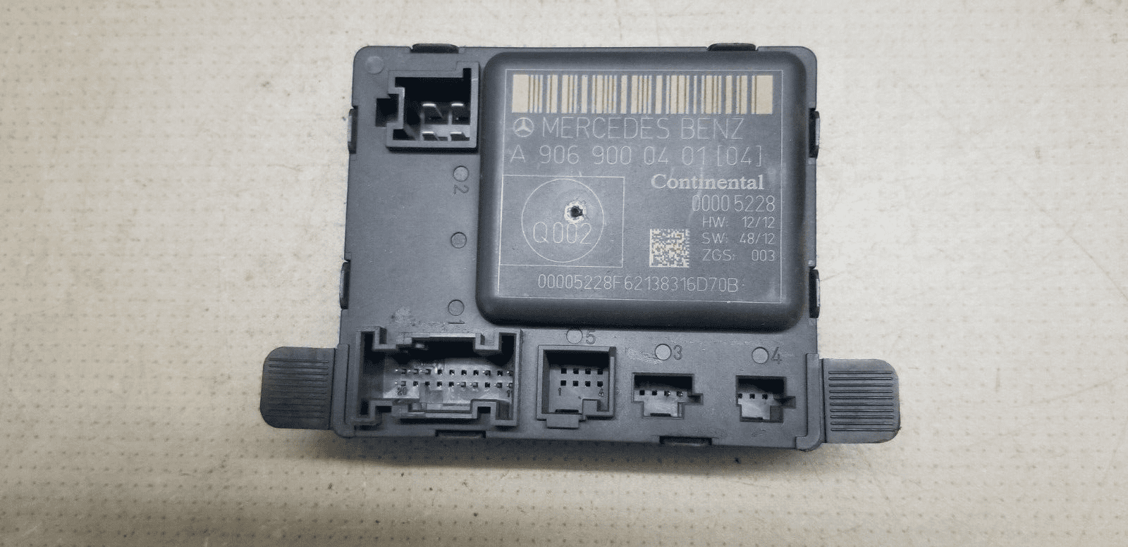 Mercedes Benz Sprinter W906 Door Module Front Right Control Unit A9069000401