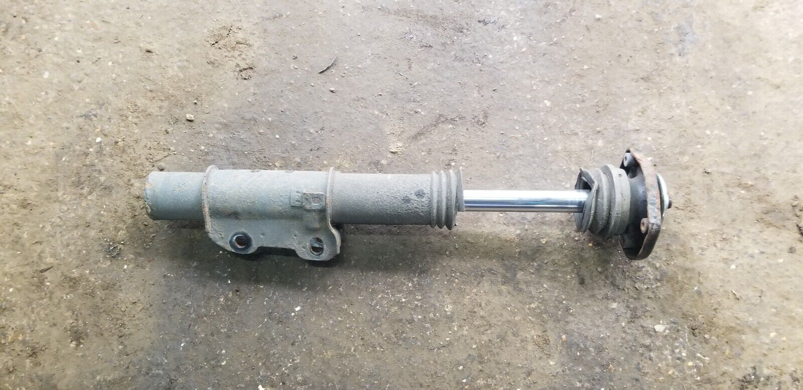 Mercedes Sprinter W906 2015 Front Shock Absorber Passenger Left Side - Image 3