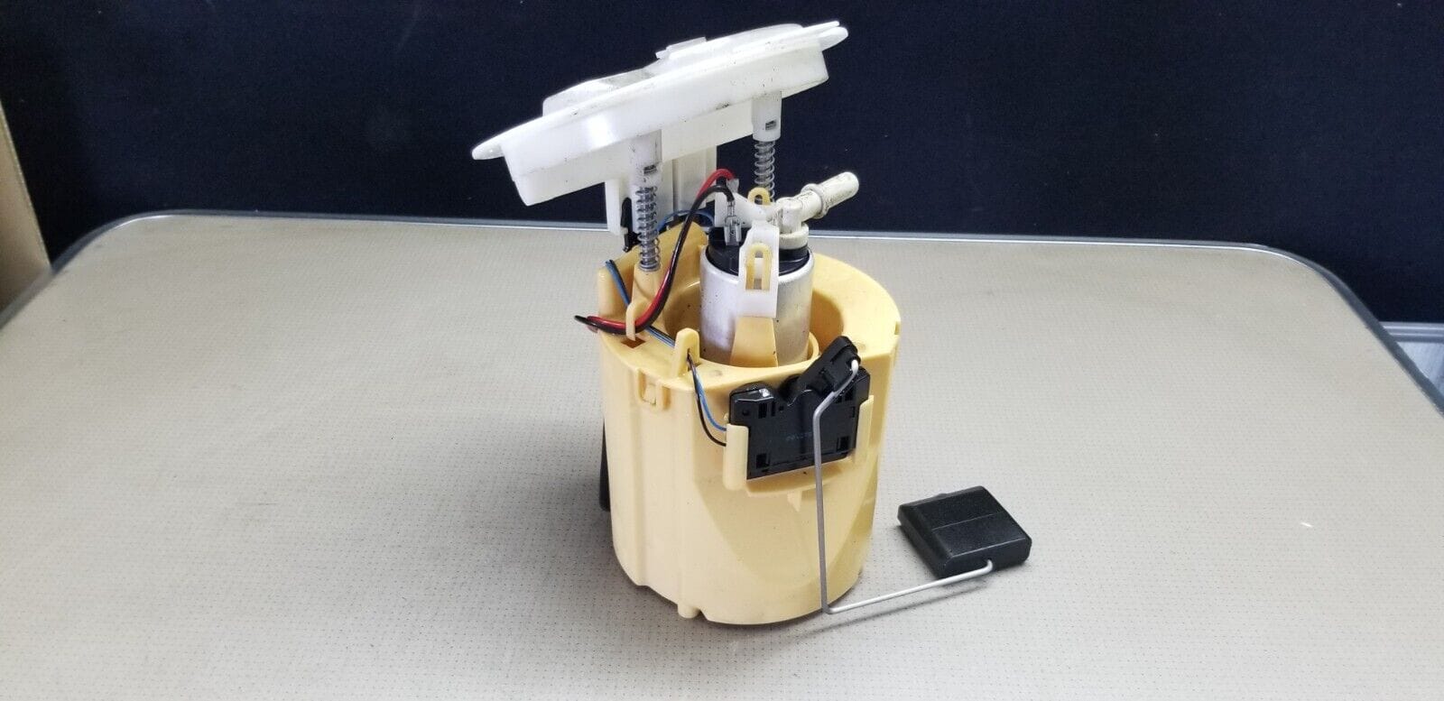 Mercedes w212 fuel sender pump in tank A2124700194 genuine 2.2 cdi 2014