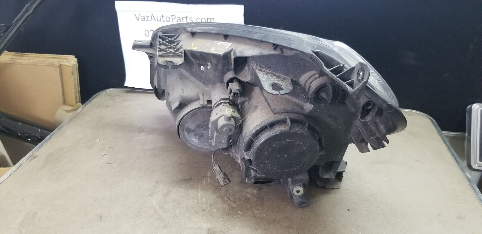 Used OEM Nissan Qashqai right halogen headlight tested