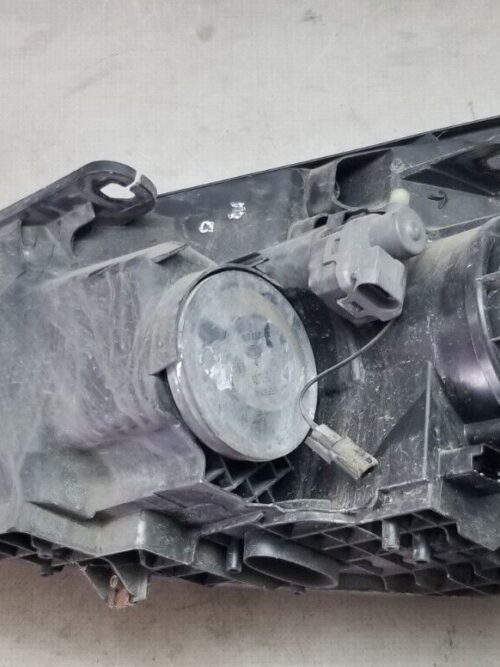 Connector & adjuster mechanism of Qashqai J10 headlight