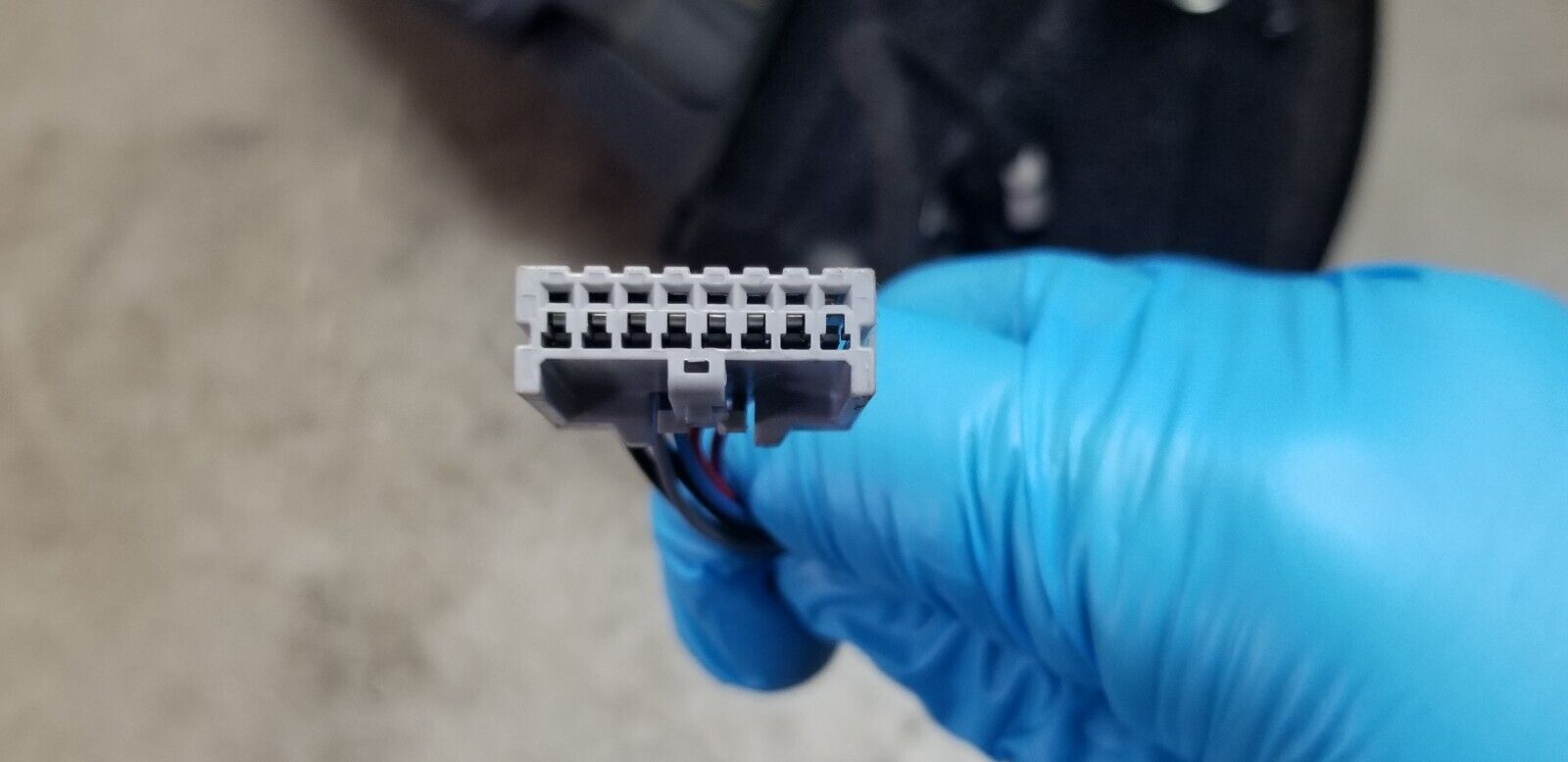 Connector and heated glass wiring of Qashqai J10 left mirror