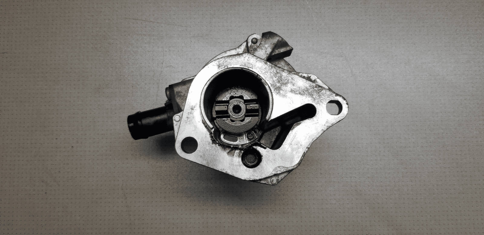 RENAULT KANGOO 1.5 DCI BRAKE VACUUM PUMP PIERBURG 820039956