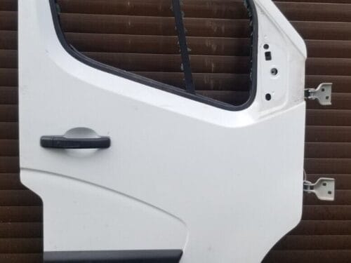 RENAULT MASTER 2016 RIGHT FRONT O/S/F DOOR WHITE
