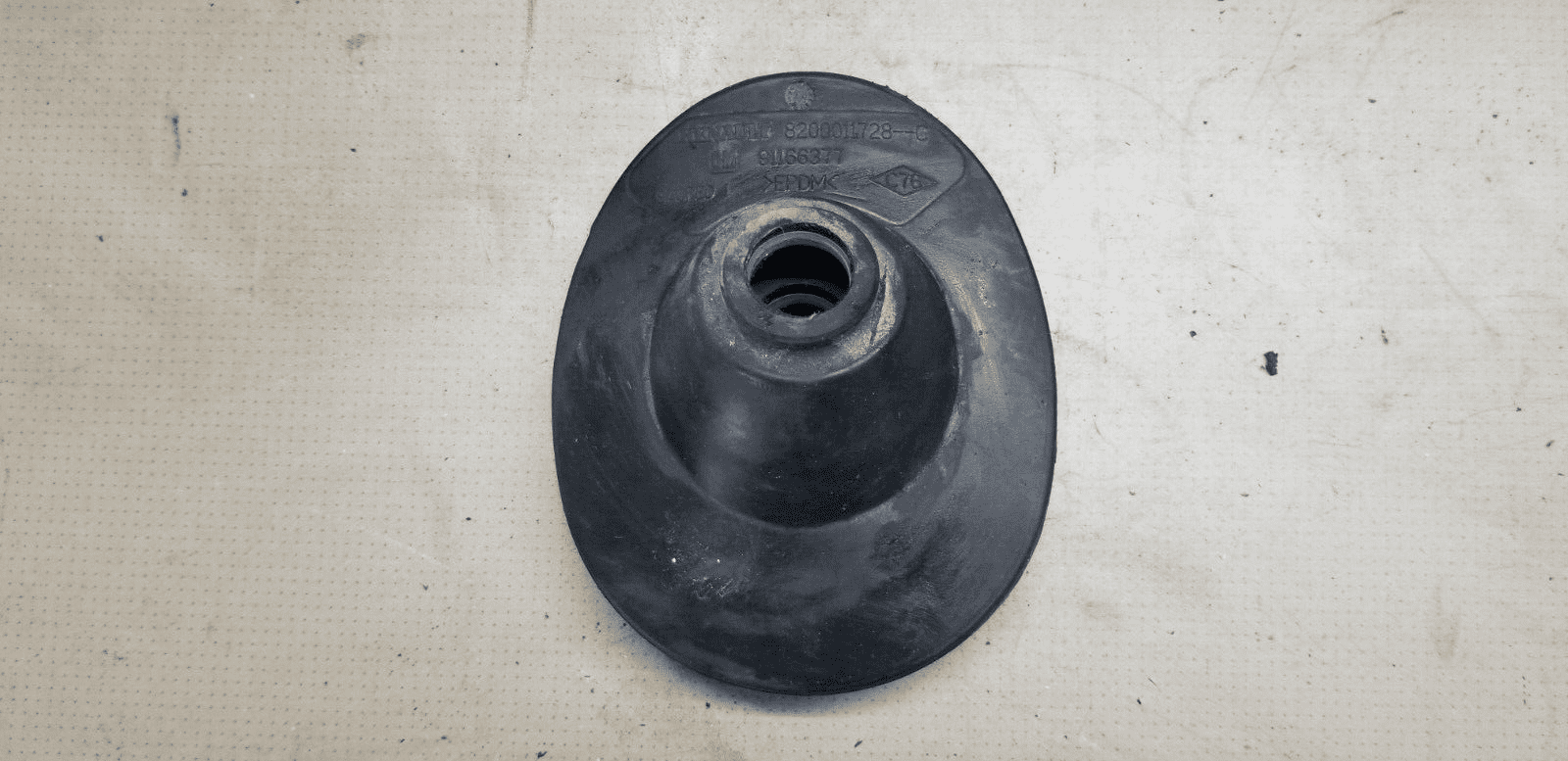 RENAULT TRAFIC 2015 STEERING COLUMN TRIM 8200011728