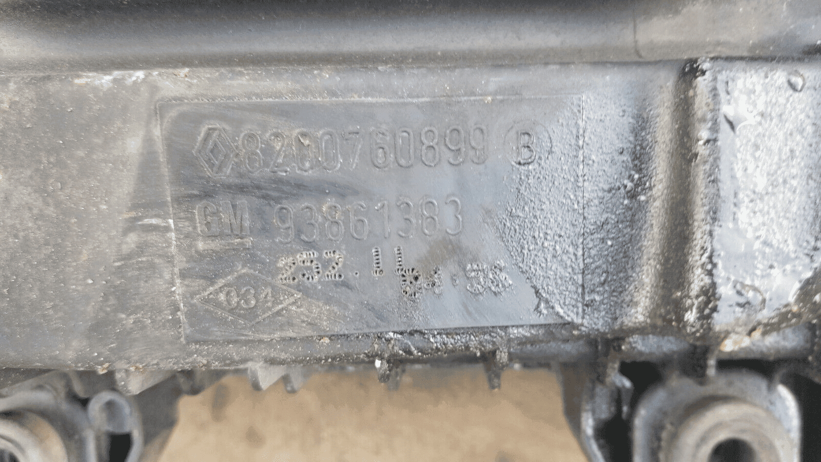 Renault Trafic Air Filter Housing 2.0 Diesel 8200760899 - Image 4