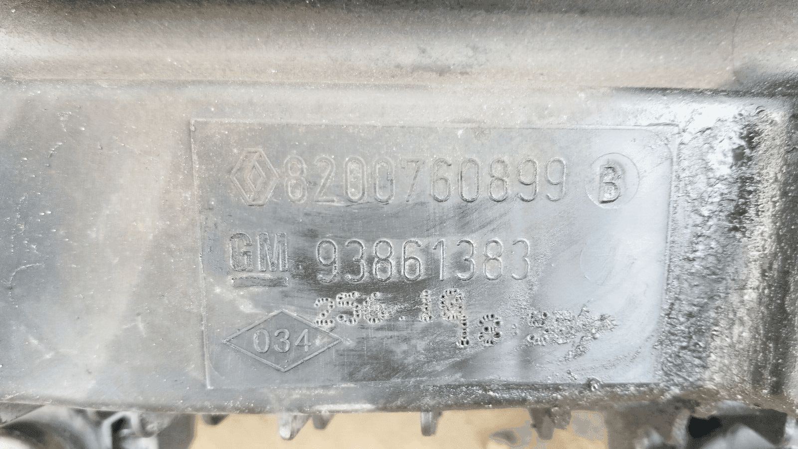 RENAULT TRAFIC Air Filter Housing 2010 2.0 Diesel 8200760899 - Image 4