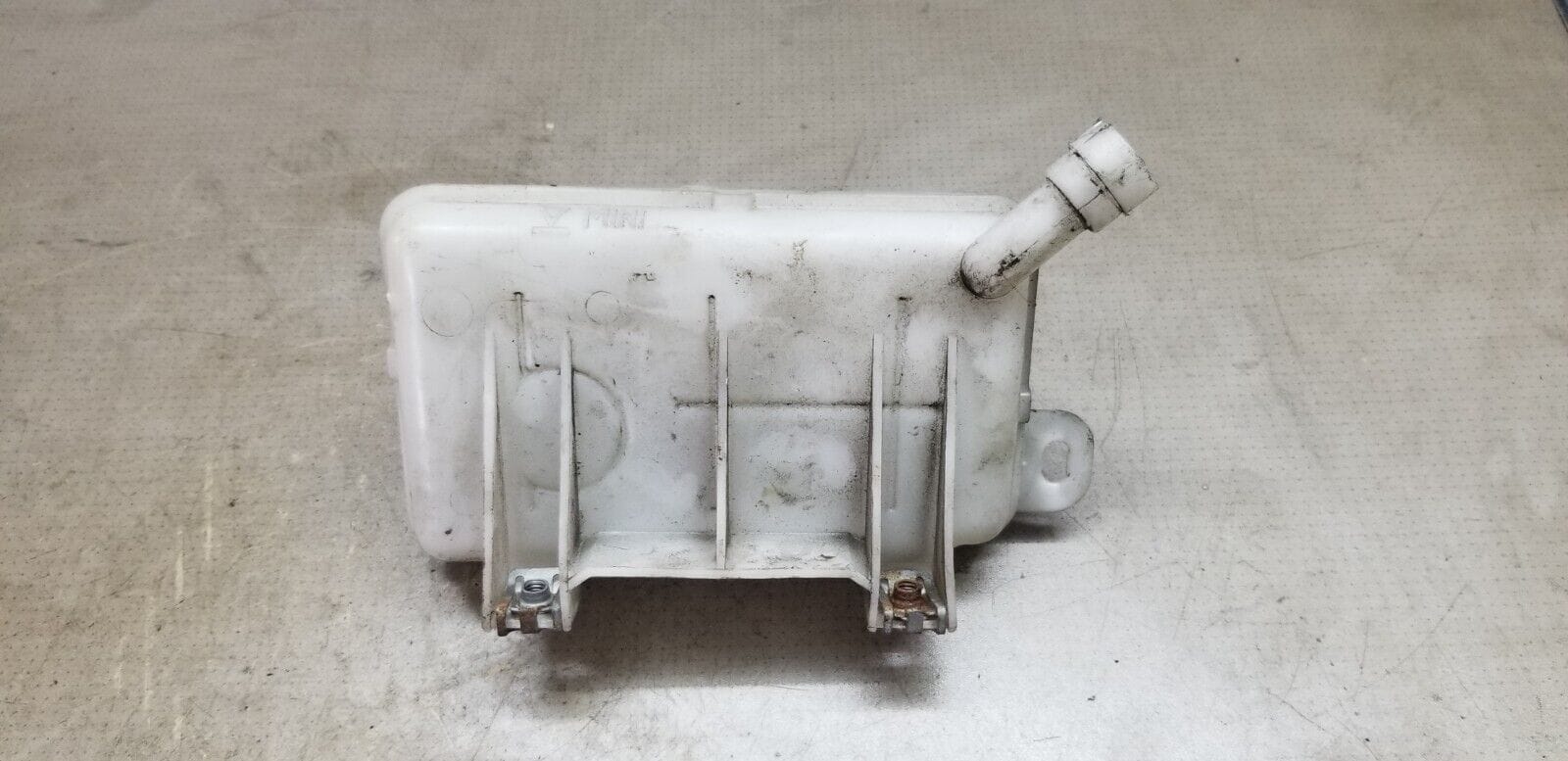 RENAULT TRAFIC BRAKE FLUID RESERVOIR 460910738R 1.6L DSL MANUAL - Image 3