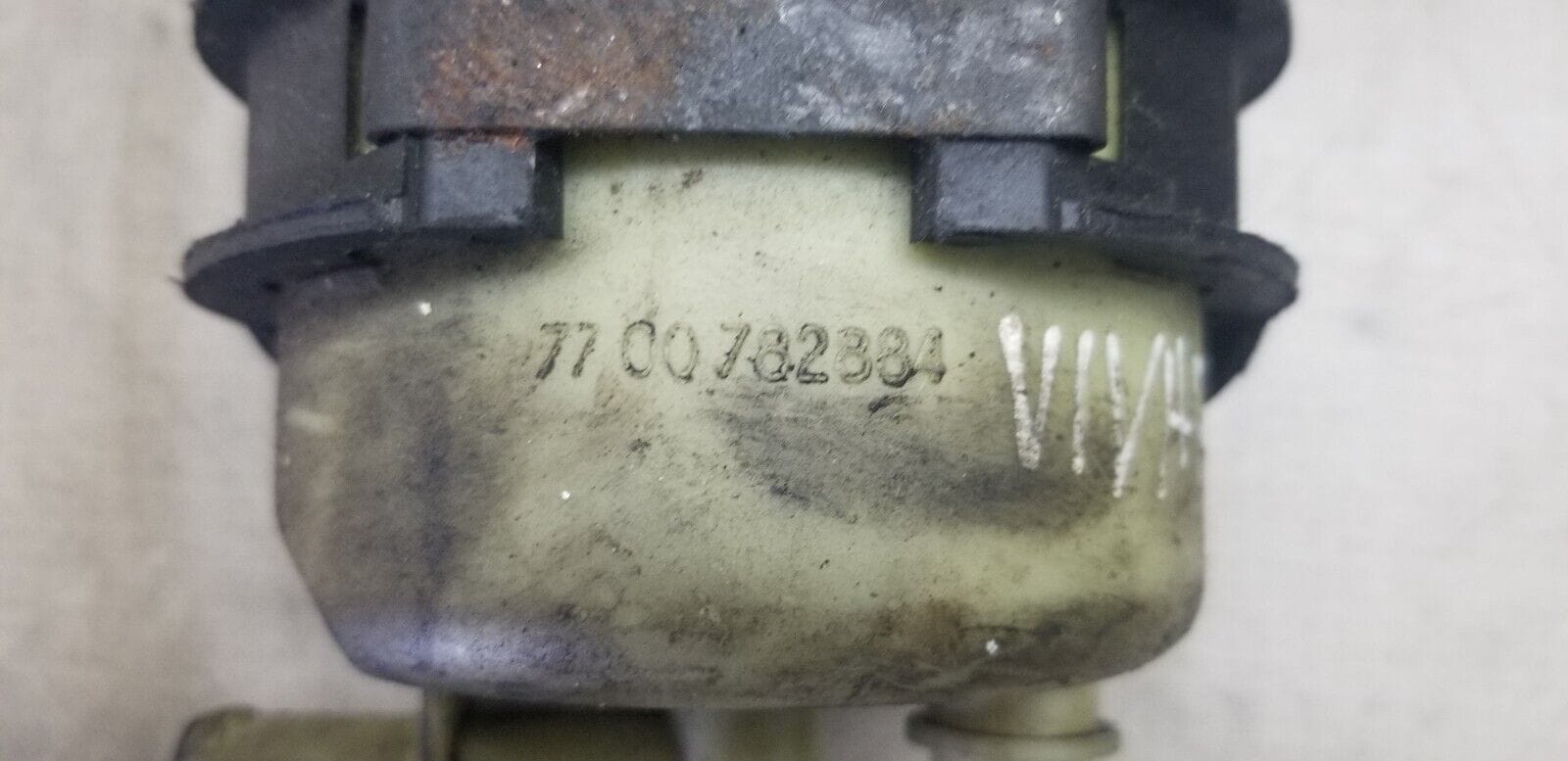 RENAULT TRAFIC MK2 2001-2016 POWER STEERING BOTTLE RESERVOIR 7700782884 - Image 4