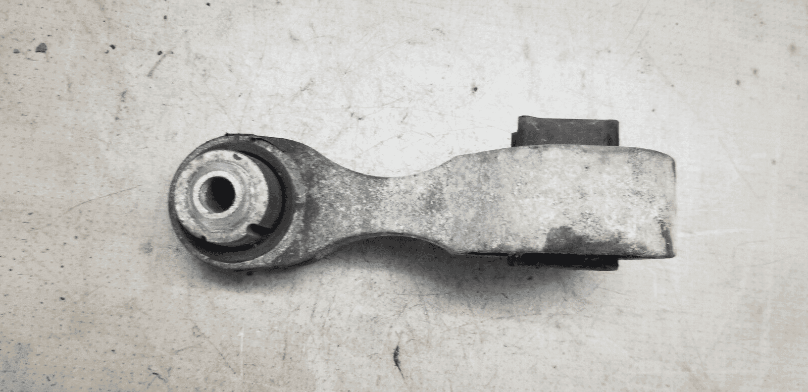 RENAULT TRAFIC MK2 2013 1.9 ENGINE MOUNT (REAR) 8200404271 - Image 3