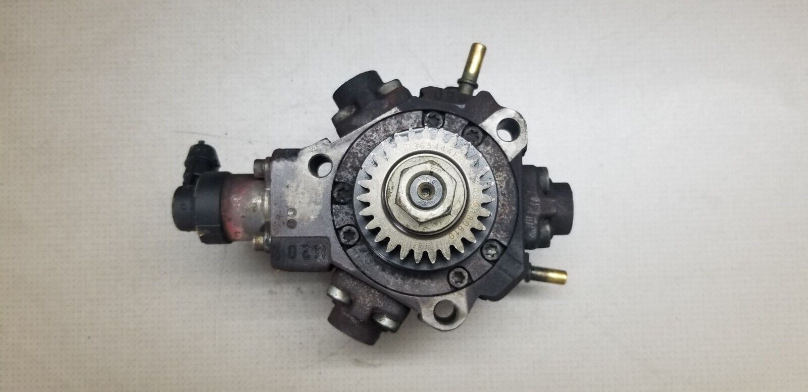 Renault Trafic / Vauxhall Vivaro 2.0 Diesel High Pressure Fuel Pump 8200950493 - Image 4