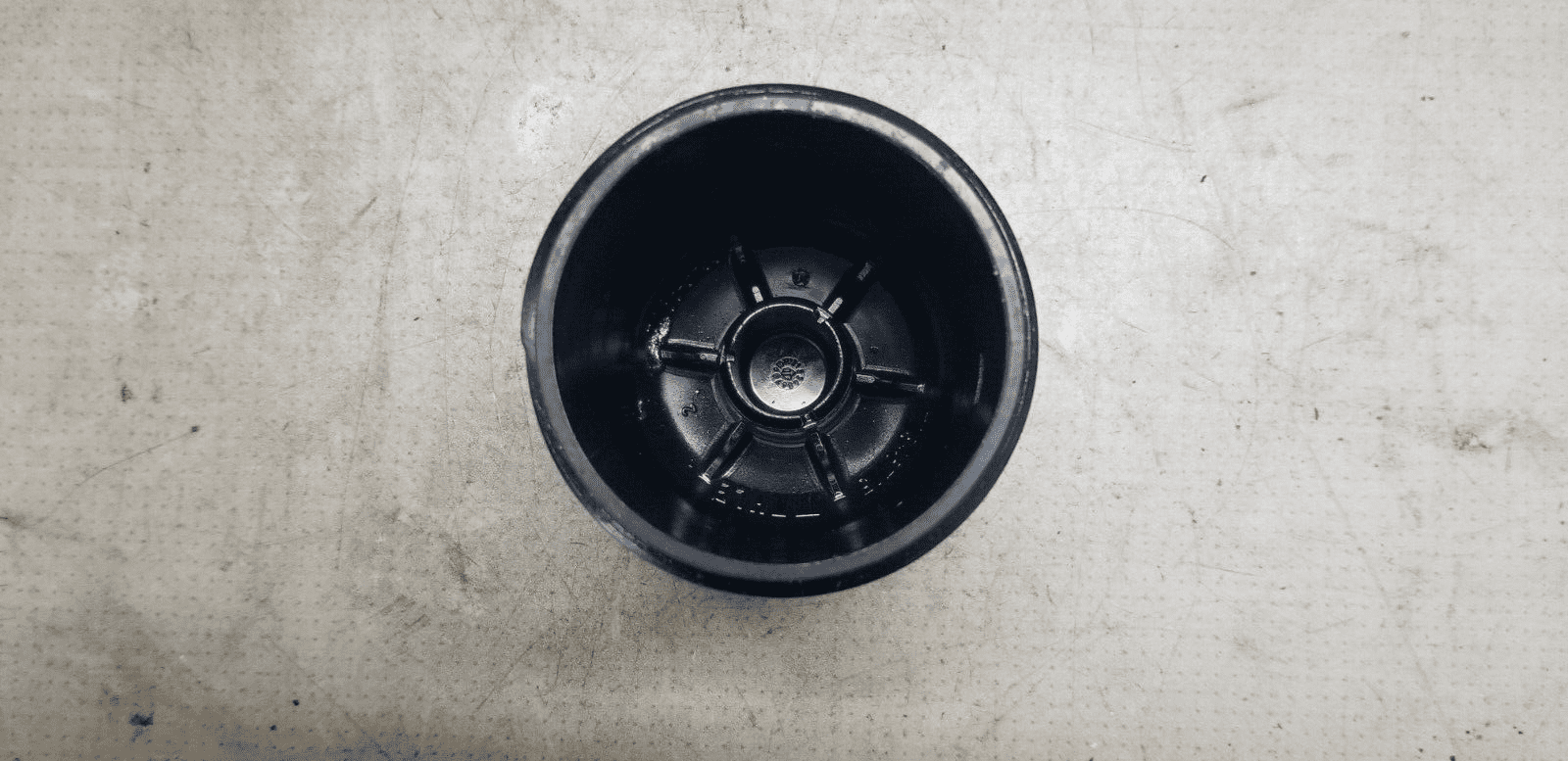 Renault Trafic Cap Cover Oil Filter Housing - Image 4