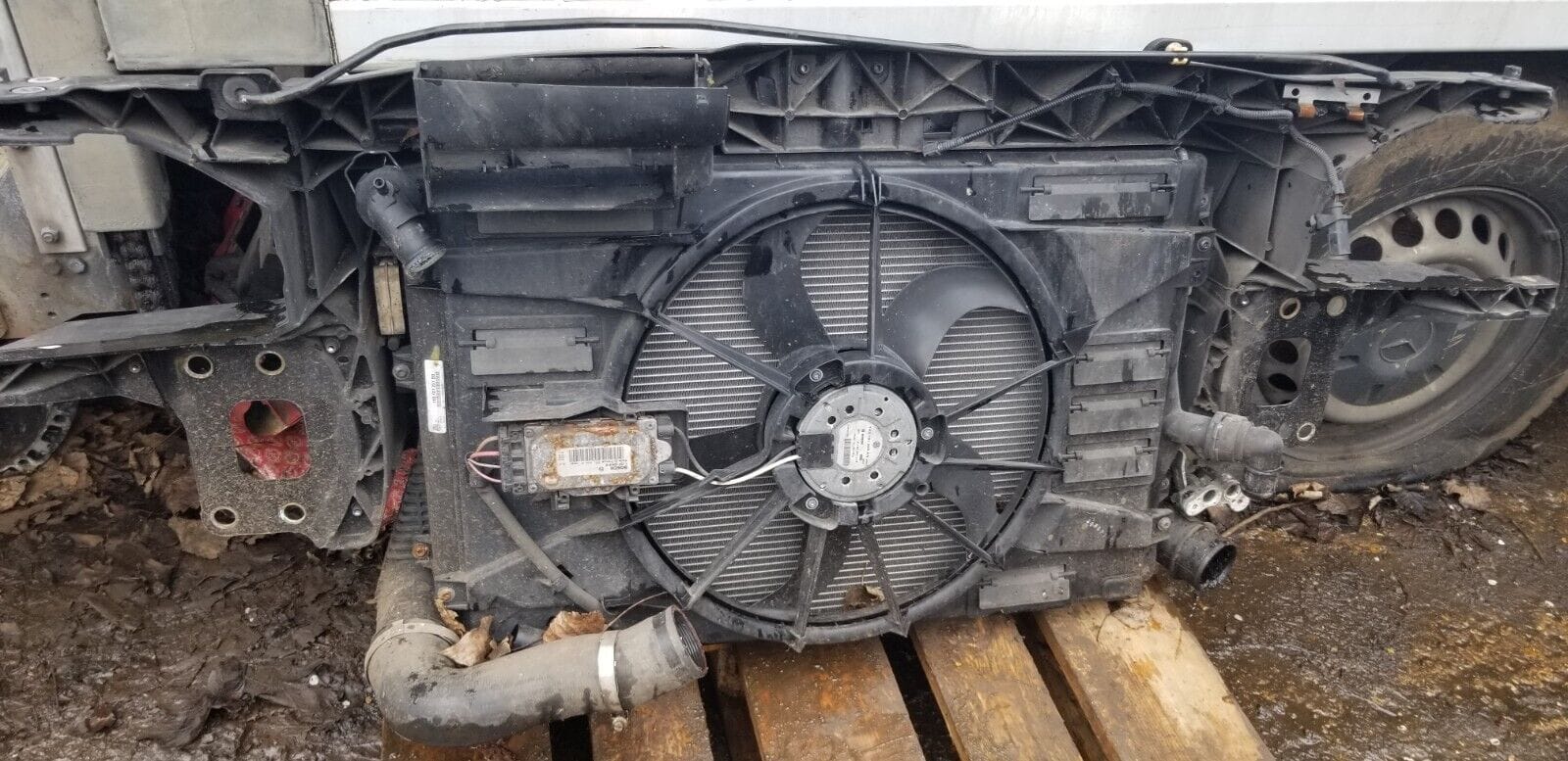 SEAT LEON 1.6 TDI 2011 FRONT RADIATOR PACK 1KO121251DD - Image 8