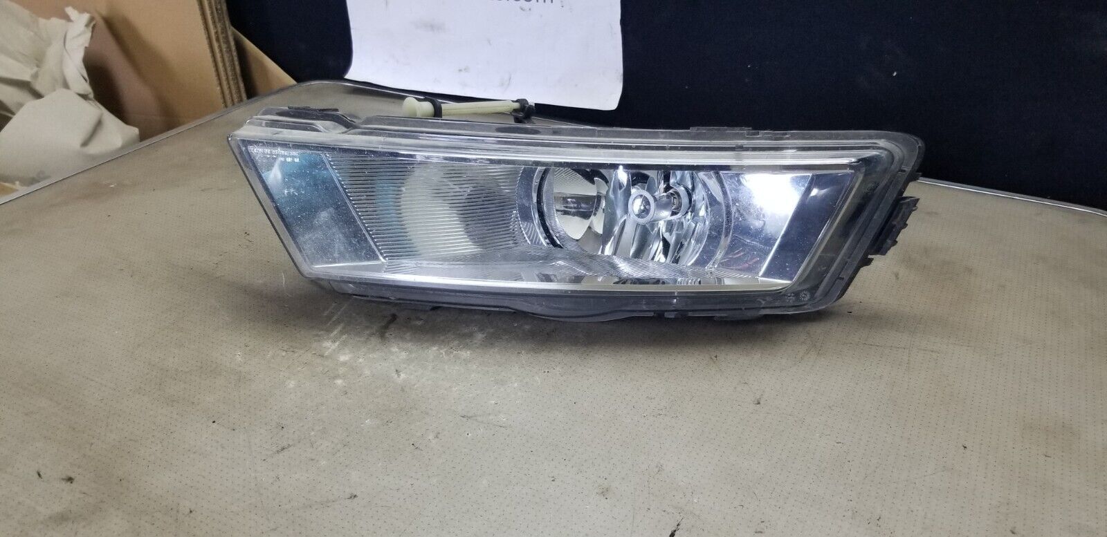 OEM front fog light LH passenger side for Skoda Rapid 2012–2017