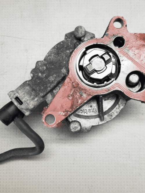 Trafic/Vivaro 2.0 DCi Diesel brake vacuum pump 146502570R